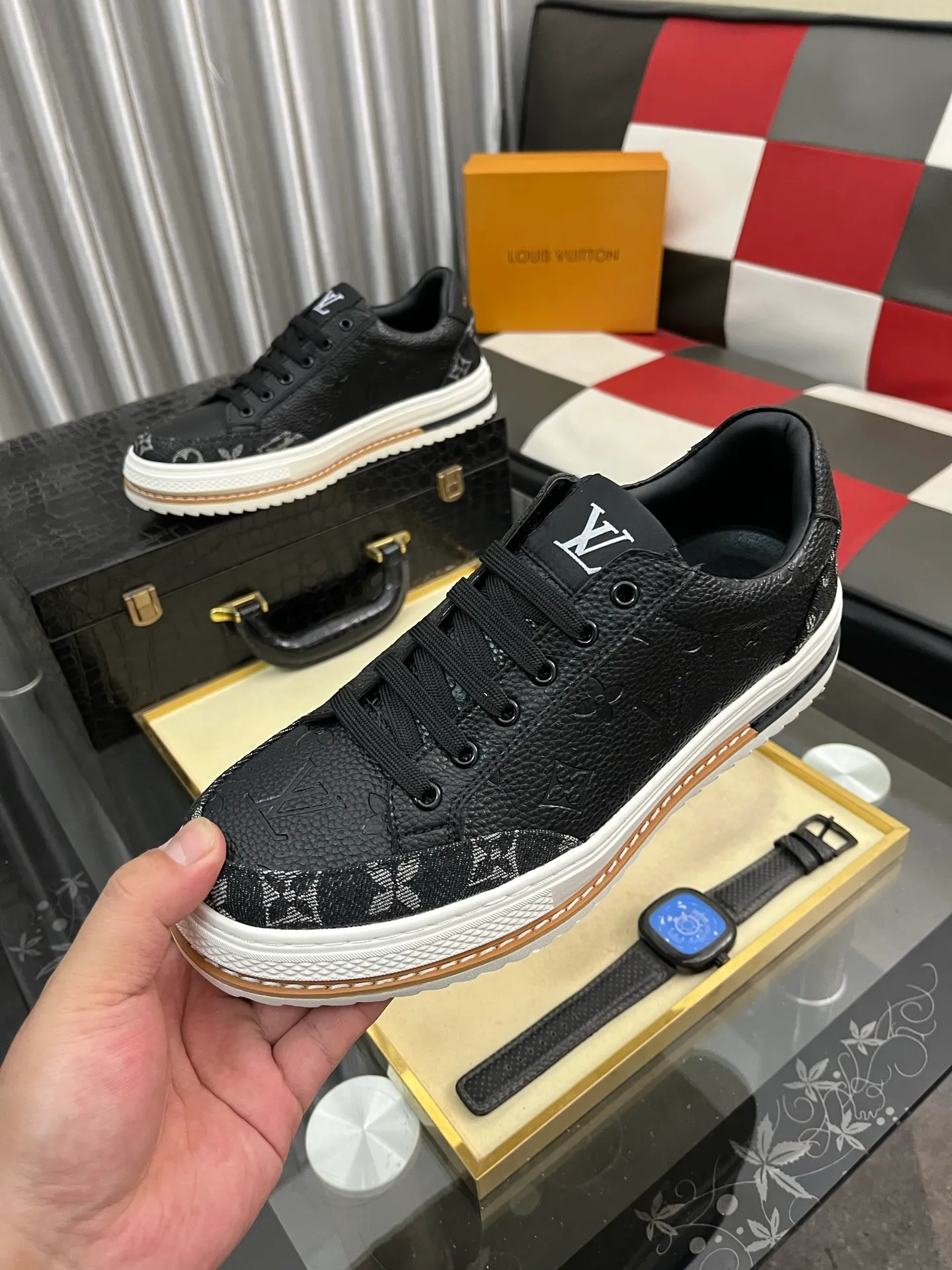 Men's shoes 💰400⌚️⌚️【LOUIS VUITTON】Same style as Louis Vuitton* official website 🚹Men's high-top casual shoes❤️Same style as popular celebrities ~ Best-selling at home and abroad Lv focuses on the checkerboard series...Imported first-layer cowhide with special fabrics➕Full sheepskin lining➕Brand-specific hollow outsole💎Number: 38-442️⃣Colors available